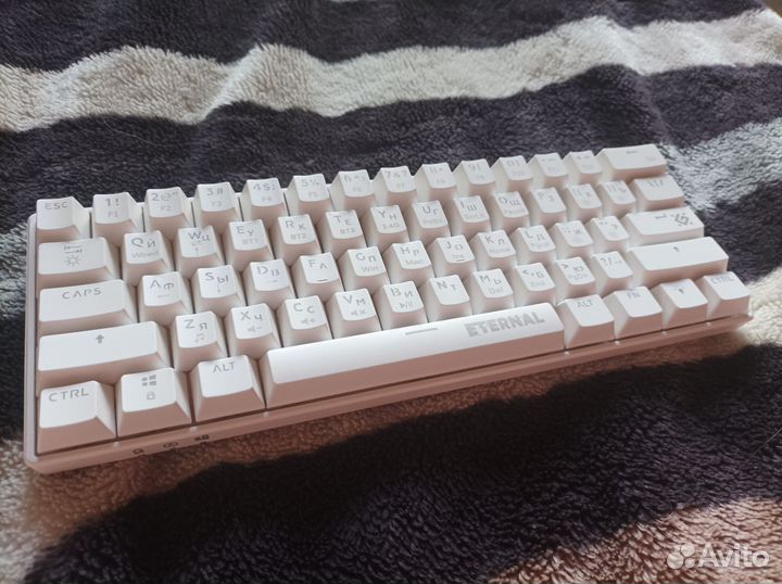 Беспроводная механическая клавиатура с подсветкой