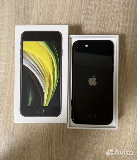 Телефон iPhone se 2020