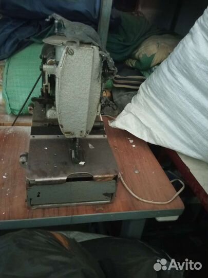 Петельная швейная машина