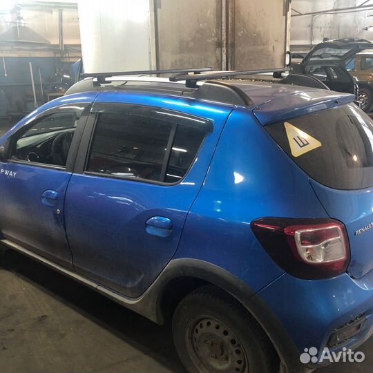 Багажник поперечины на рейлинги Renault Sandero