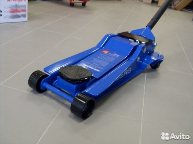 Домкрат подкатной, г/п 3,5 тонны N32035