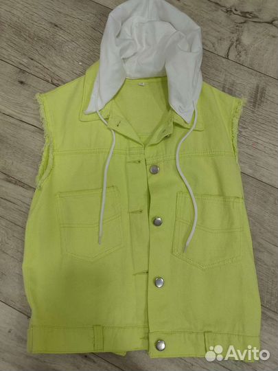 Жилетка джинсовая