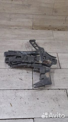 Кронштейн переднего бампера правый Mercedes W222 S