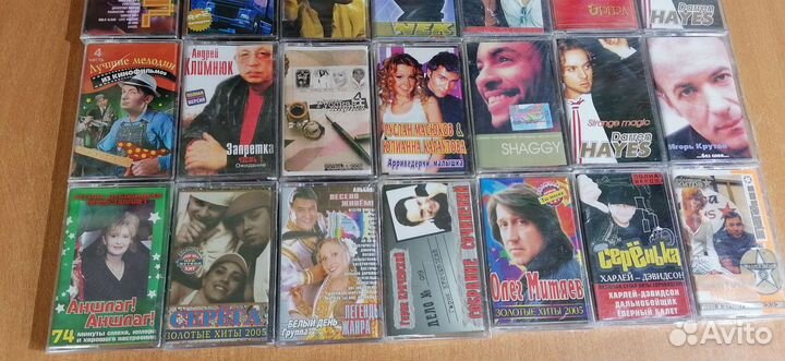 28 запечатанных аудиокассет