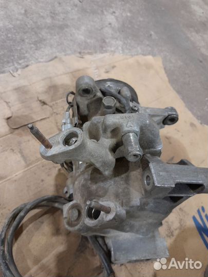 Компрессор кондиционера Toyota Crown jzs155