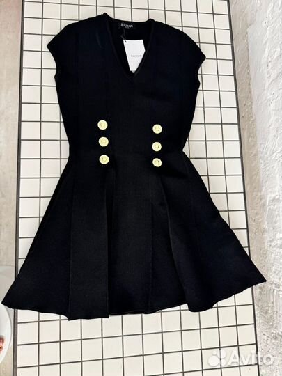 Шикарное платье Balmain