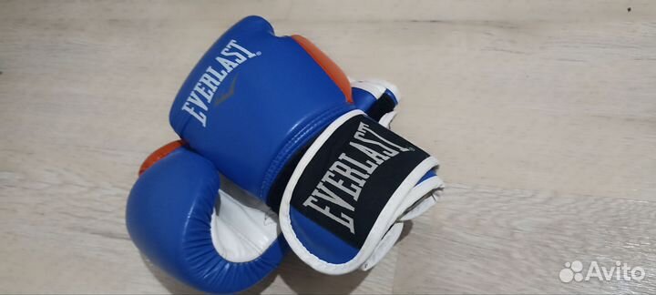 Боксерские перчатки everlast 15 oz