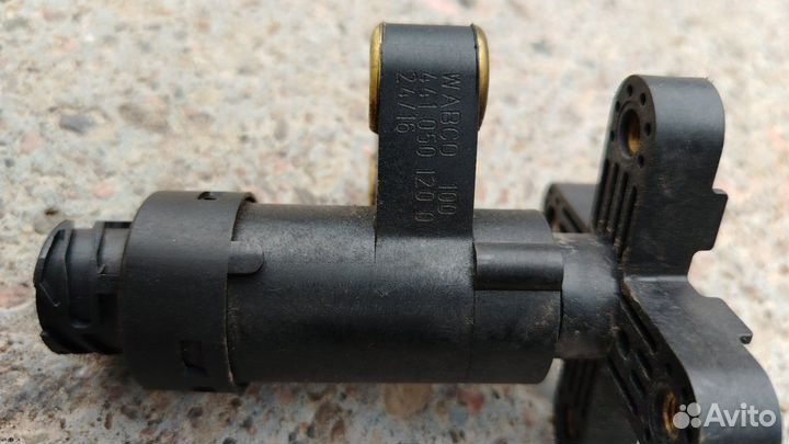 Датчик пневмо подвески Wabco 4410501200