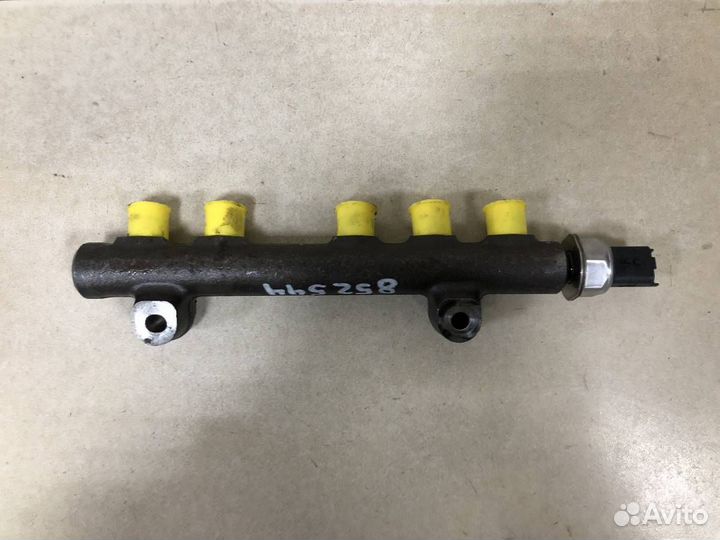 Рейка топливная рампа Citroen C4 2011