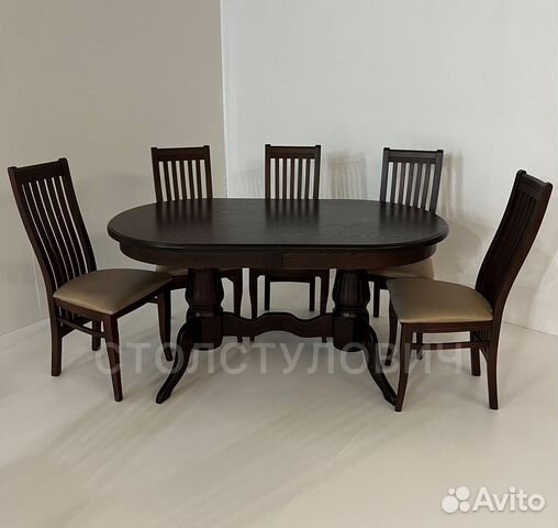 Стол и стулья