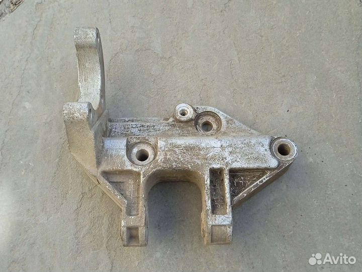 Кронштейн двигателя Ваз 21124