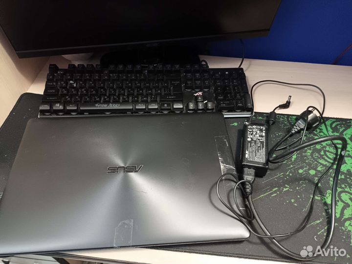 Ноутбук asus