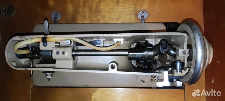 Швейная машина Подольск М100 ножная