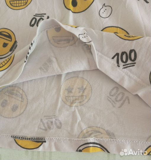 Футболка детская со смайликами (104 рост ), бу