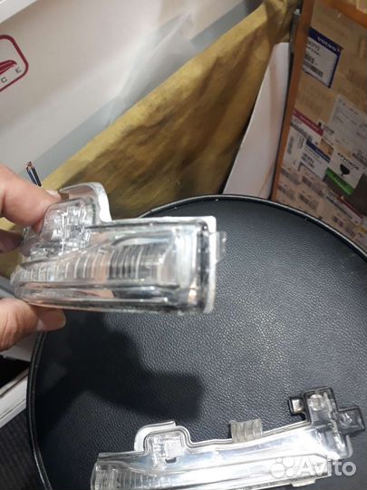 Вольво Повторитель поворота в зеркало S60 2010-н