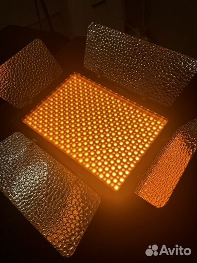 Видеосвет yongnuo 600