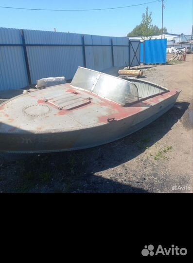 Лодка progres 2м