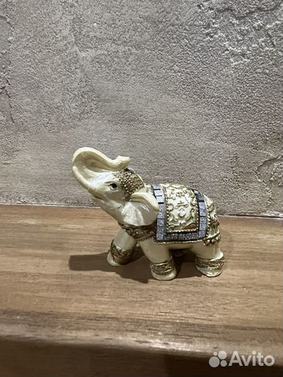 Статуэтка слон