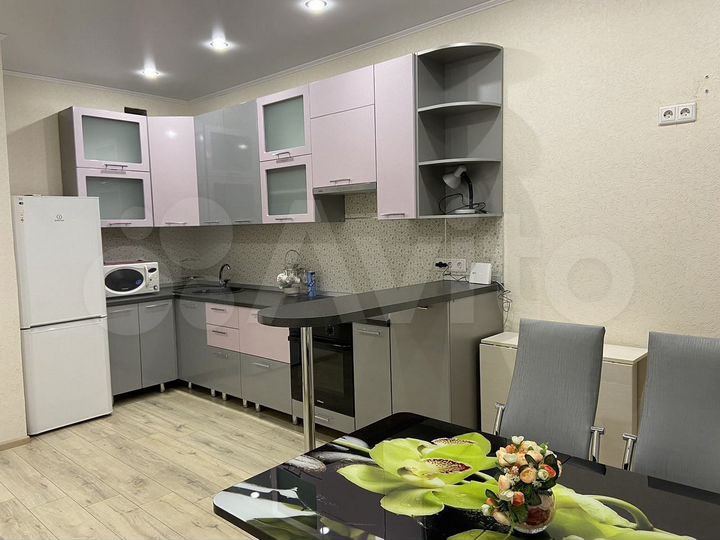2-к. квартира, 54 м², 9/12 эт.