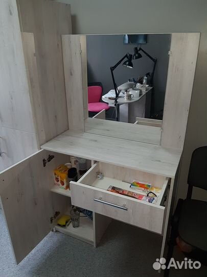 Комод с зеркалом