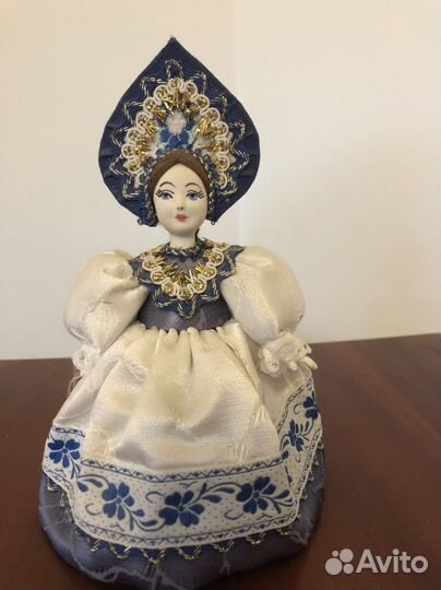 Кукла фарфоровая коллекционная