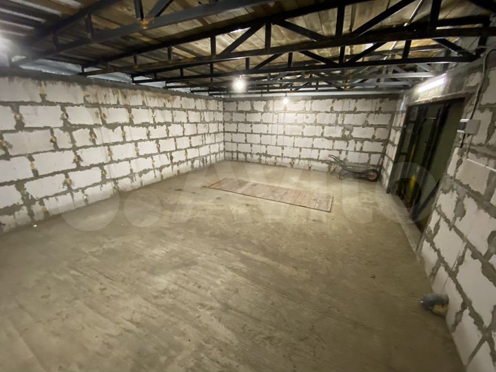 Гараж, > 30 м²