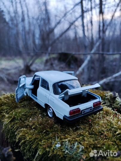 Металлическая модель москвич 2140 SL