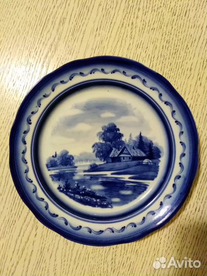 Гжель. Настенная тарелка