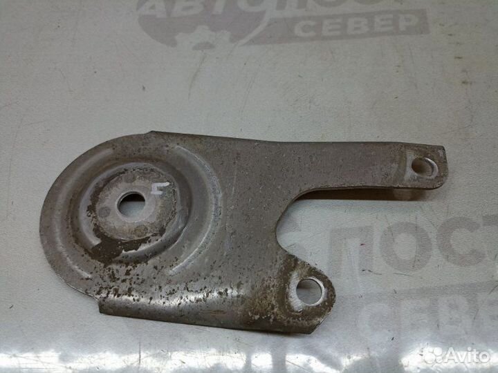 Кронштейн левый Audi A8 D3 BVJ 2006