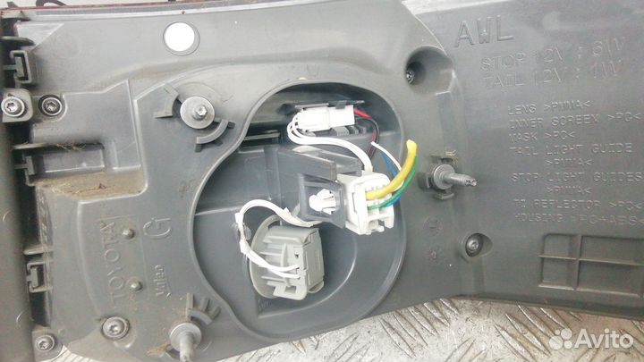 Фонарь задний левый Toyota Avensis 3 (T270) рест