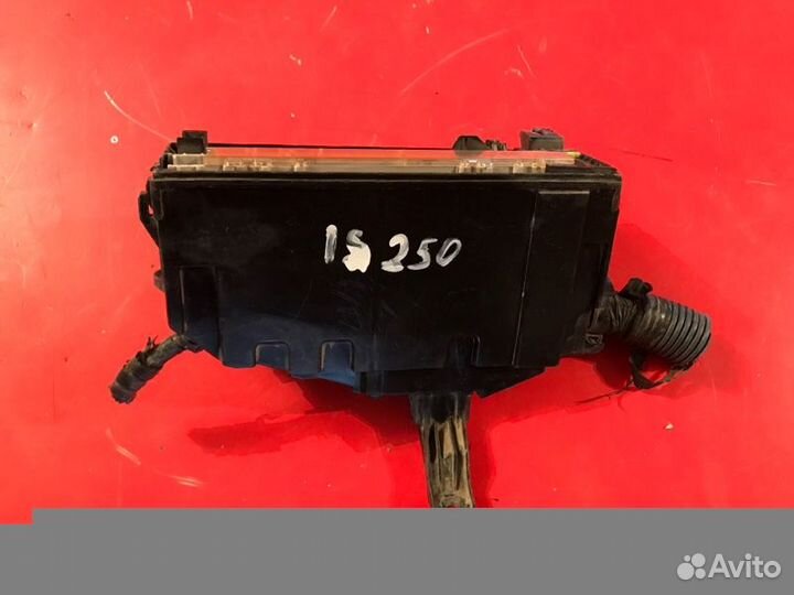Блок предохранителей Lexus Is 250