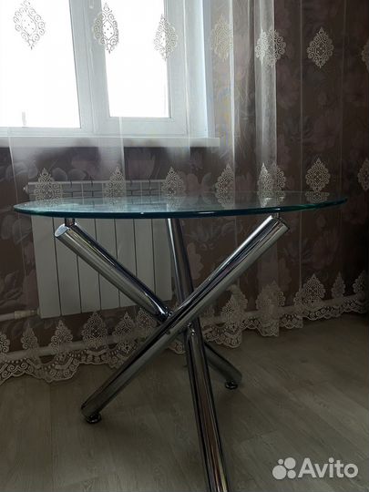 Кухонный стол