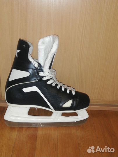 Коньки хоккейные 43 размер
