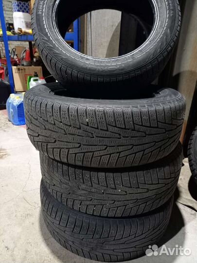 Nokian Tyres Hakkapeliitta R 215/60 R17 100R