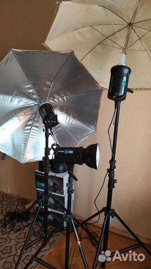 Комплект студийного света Godox DE 300