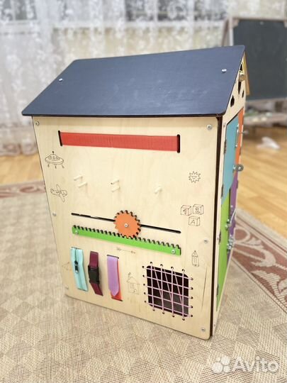 Бизиборд домик