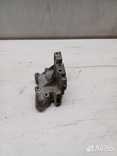 Кронштейн катушки зажигания Peugeot Citroen