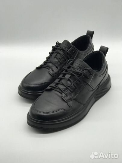 Кожаные натуральные кроссовки