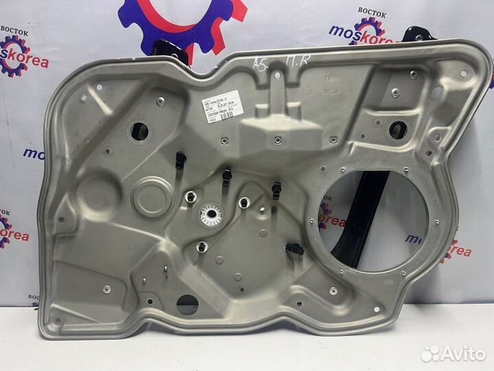 Стеклоподъемник передний правый Skoda Octavia CAX