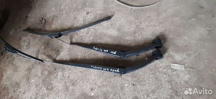 Поводки дворников Hyundai Solaris 2011