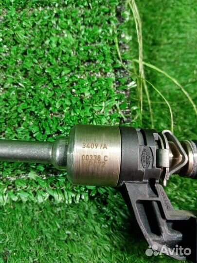 Форсунка топливная Volkswagen Golf 6 caxa (1.4T)