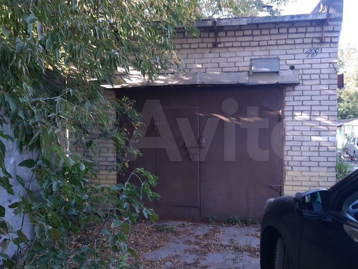 Гараж, > 30 м²