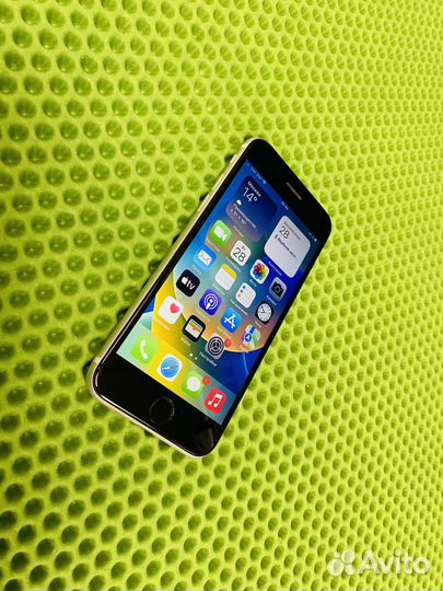 iPhone SE (2020), 64 ГБ