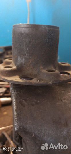 Ступица передняя Мерседес 212 AMG 6.3