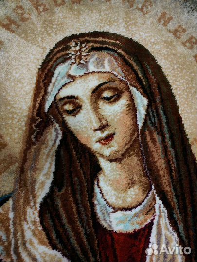 Ковер с иконой Богородицы
