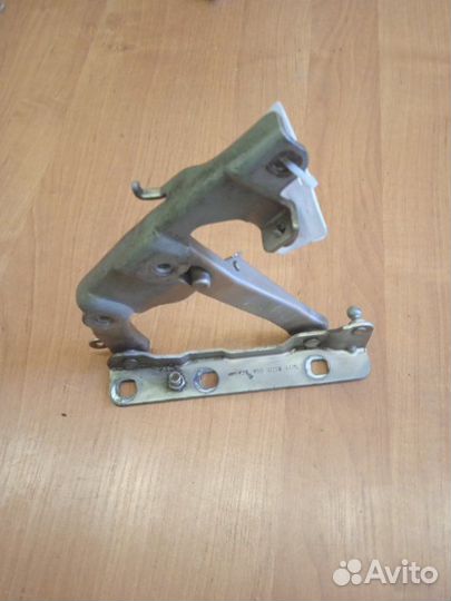 Петля капота правая Mercedes S-Class W220 3.2