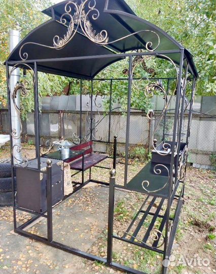 Мангал с крышей