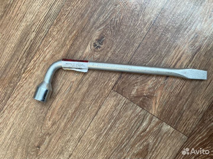 Ключ баллонный 21