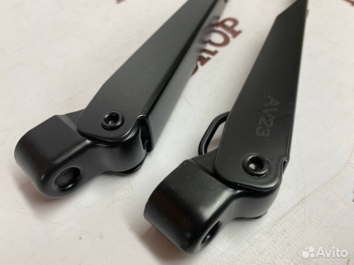 Поводки дворников жесткие Нива урбан под крючок