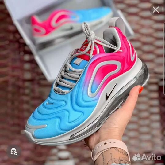 Кроссовки
